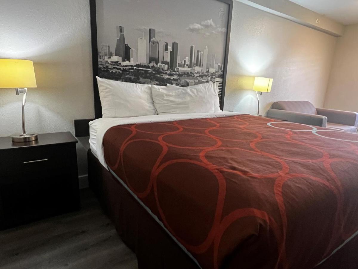 Super 8 By Wyndham Mont Belvieu - Baytown East Hotell Eksteriør bilde
